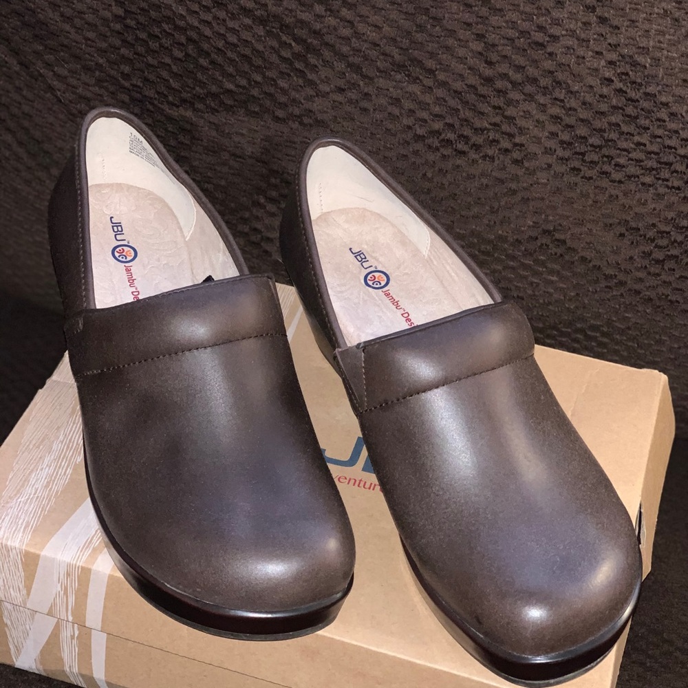 NIB Women’s Clogs by Jambu Design Size 10